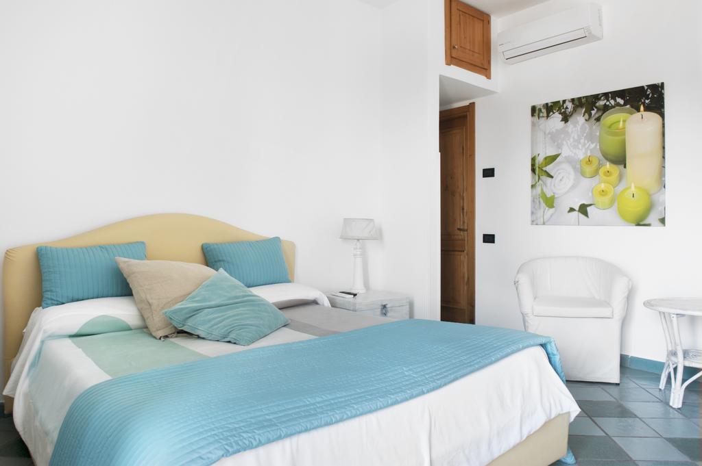 La Conca Del Sogno Hotel มัสซาลูเบรนเซ ห้อง รูปภาพ