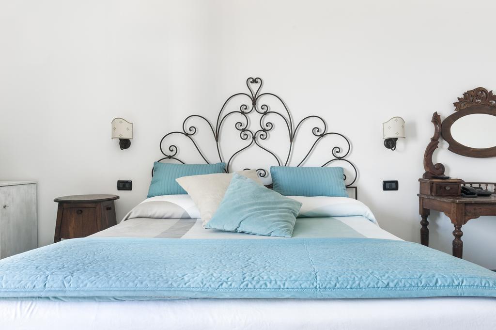 La Conca Del Sogno Hotel มัสซาลูเบรนเซ ภายนอก รูปภาพ